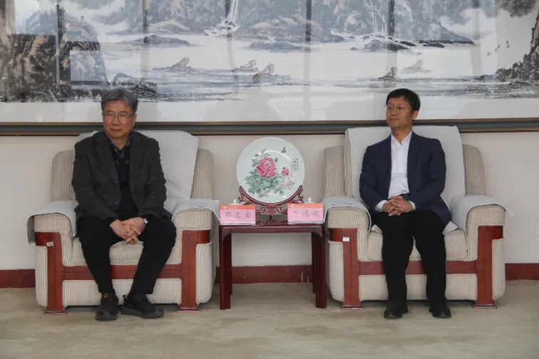 E galulue faatasi Shandong LANO ma Polofesa KWAK, Moon Kyu,Ph.D.ma le Sui o Liang Tongho mai le Iunivesite o Dongguk, Korea i Saute e faia Fetufaaiga ma Felagolagomai i le Vaega o le Pulea Pisa ma le Iunivesite o Shandong Jianzhu